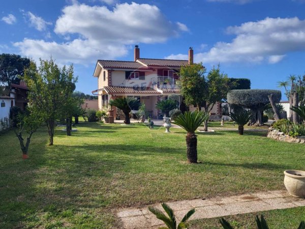 casa indipendente in vendita ad Anzio in zona Lido dei Pini
