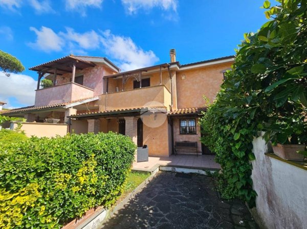 casa indipendente in vendita ad Anzio in zona Lido dei Pini