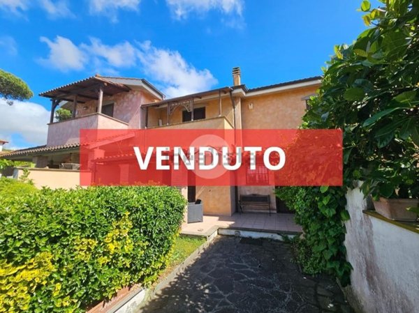 casa indipendente in vendita ad Anzio in zona Lido dei Pini