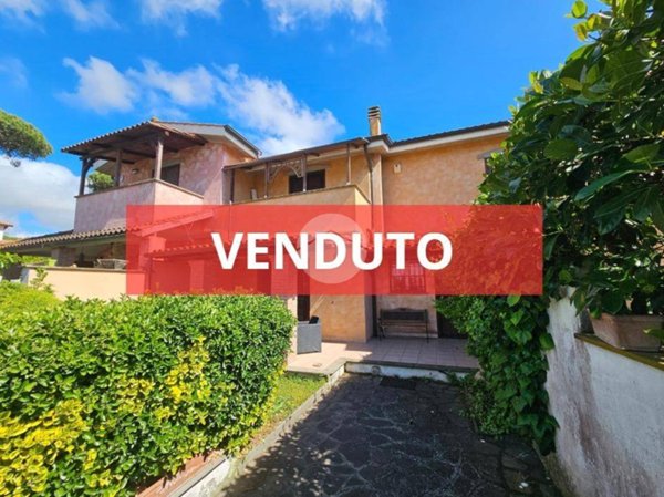 casa indipendente in vendita ad Anzio in zona Lido dei Pini