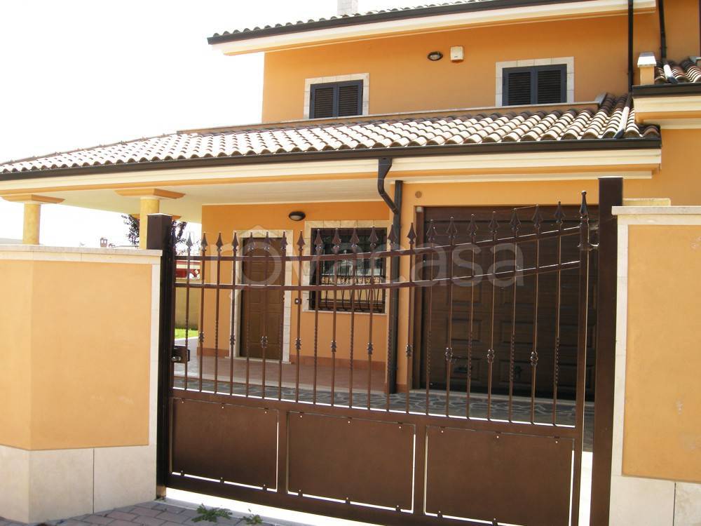 casa indipendente in vendita ad Anzio in zona Stazione