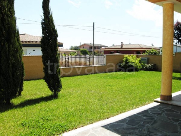 casa indipendente in vendita ad Anzio in zona Stazione