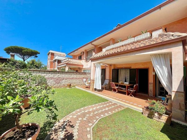casa indipendente in vendita ad Anzio in zona Lido dei Pini