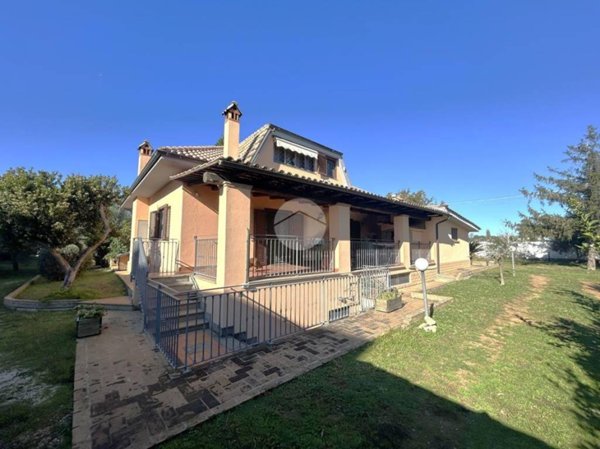 casa indipendente in vendita ad Anzio in zona Lido dei Pini