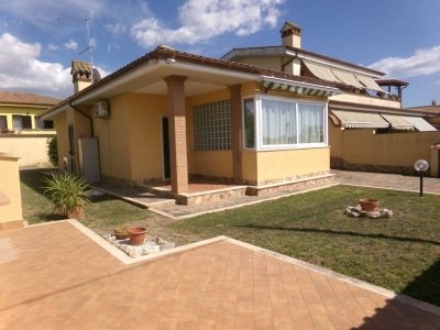 casa indipendente in vendita ad Anzio