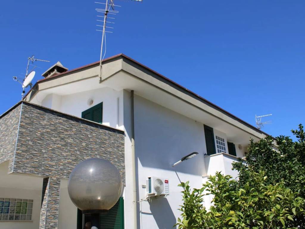casa indipendente in vendita ad Anzio in zona Stazione