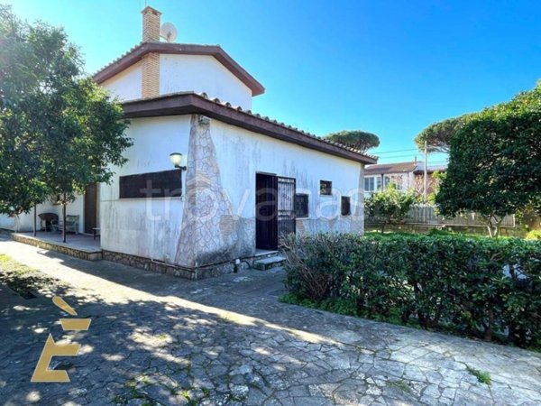 casa indipendente in vendita ad Anzio in zona Lido dei Pini