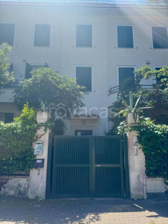 appartamento in vendita ad Anzio in zona Mare