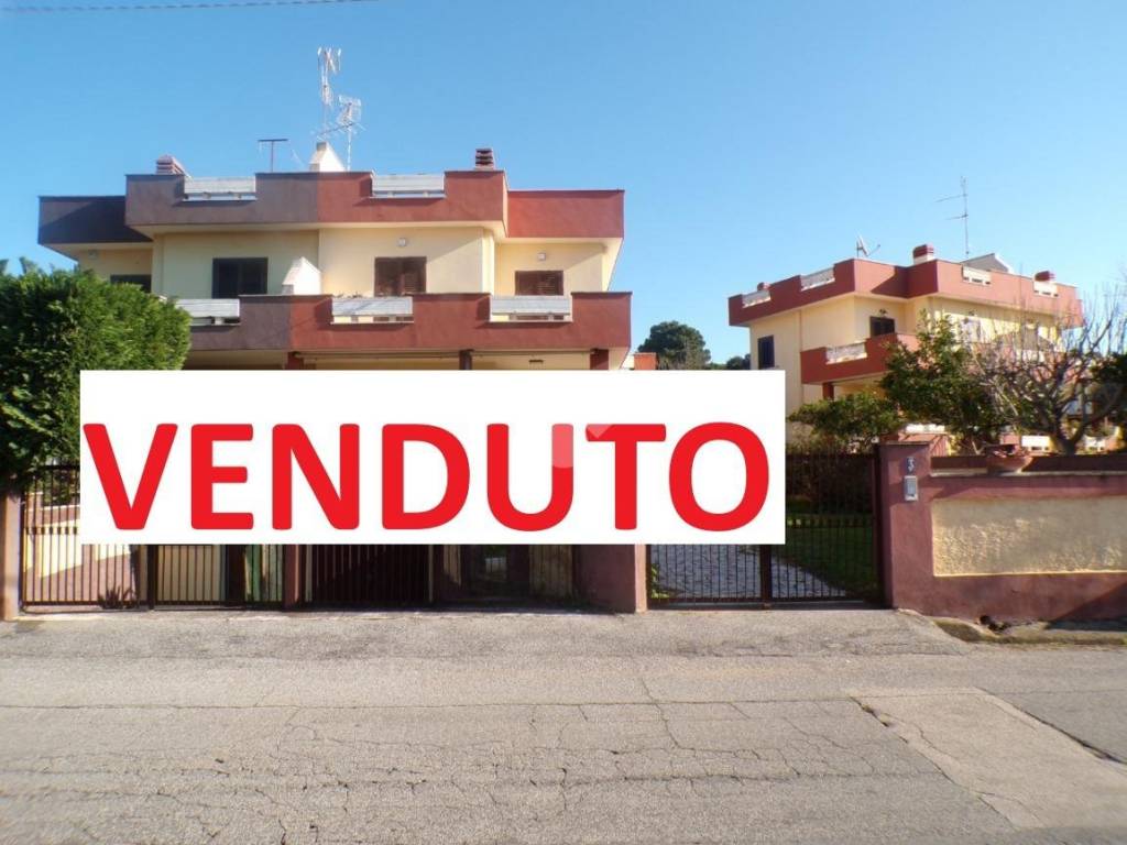 casa indipendente in vendita ad Anzio in zona Mare