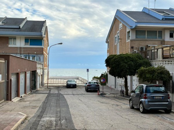 appartamento in vendita ad Anzio in zona Mare