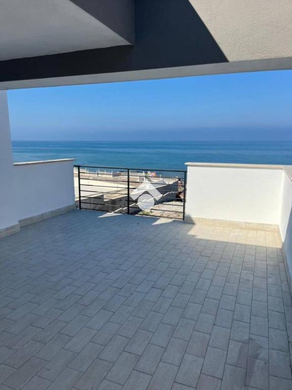 appartamento in vendita ad Anzio in zona Mare