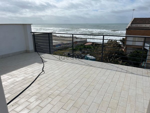 appartamento in vendita ad Anzio in zona Mare