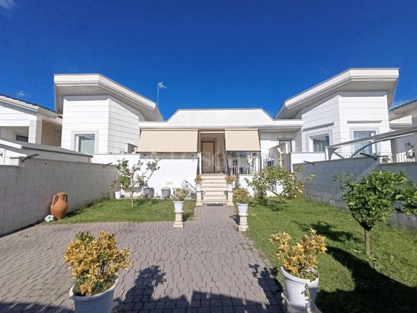 casa indipendente in vendita ad Anzio