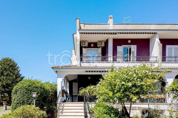casa indipendente in vendita ad Anzio in zona Villa Claudia