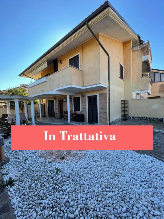 casa indipendente in vendita ad Anzio