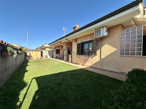 casa indipendente in vendita ad Anzio