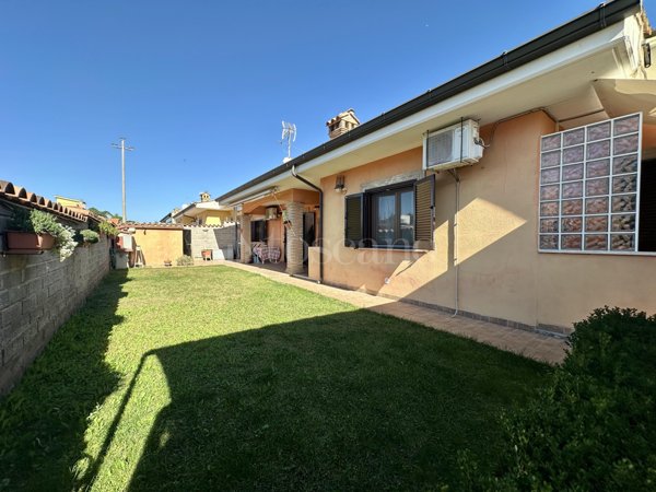 casa indipendente in vendita ad Anzio