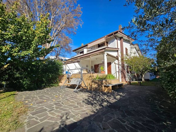 casa indipendente in vendita ad Anzio in zona Mare