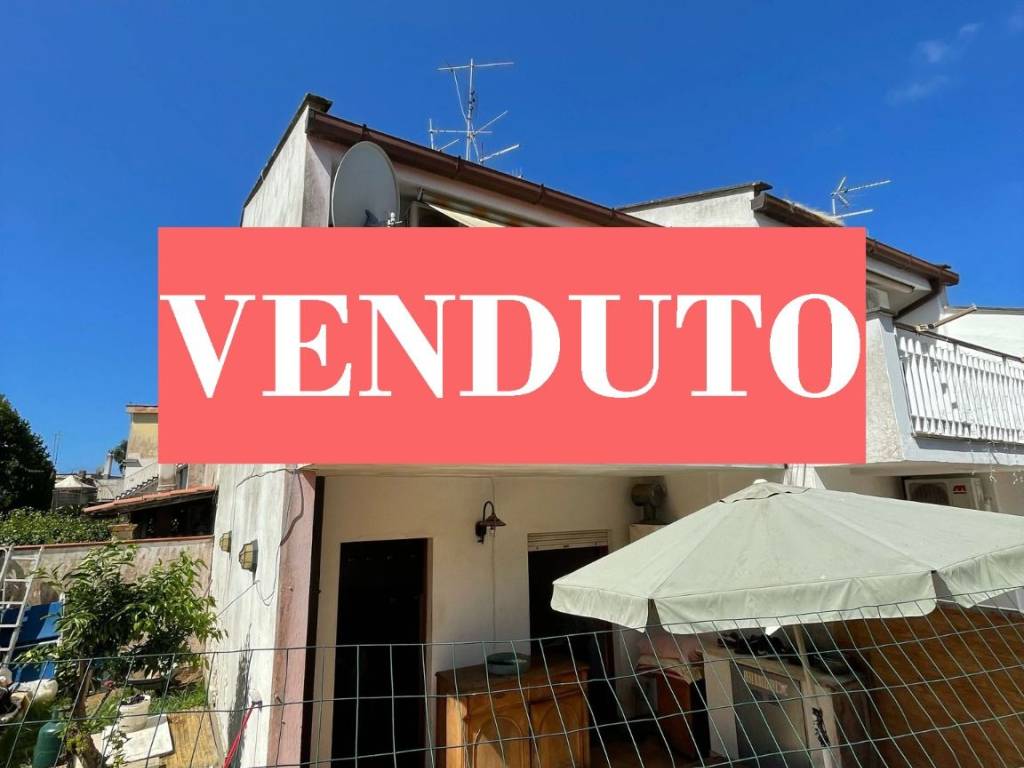 casa indipendente in vendita ad Anzio in zona Mare