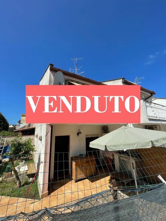 casa indipendente in vendita ad Anzio