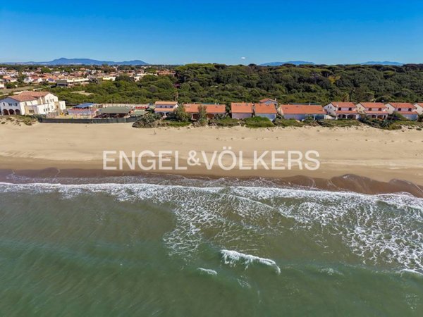 casa indipendente in vendita ad Anzio in zona Lido dei Pini