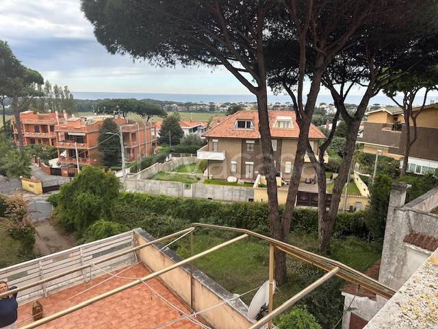 appartamento in vendita ad Anzio in zona Mare