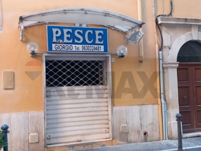 negozio in vendita ad Anzio