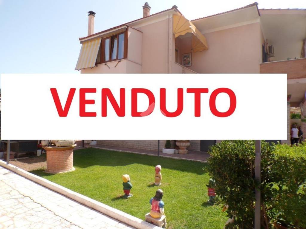 casa indipendente in vendita ad Anzio in zona Mare