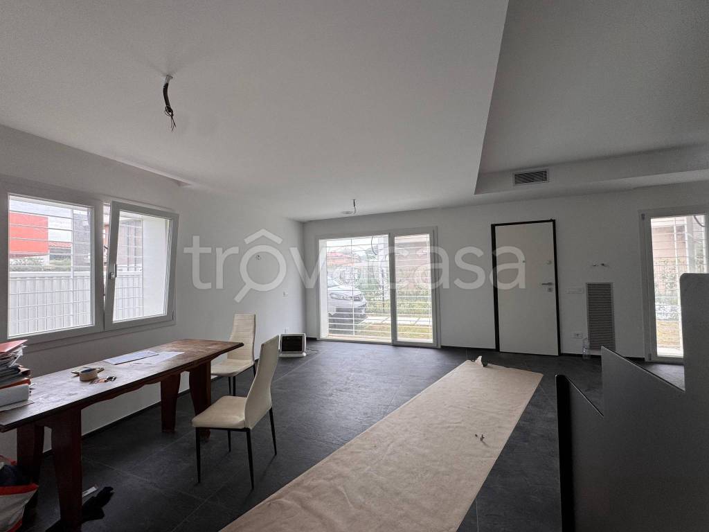 casa indipendente in vendita ad Anzio in zona Stazione