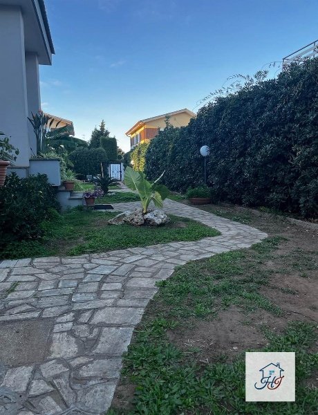casa indipendente in vendita ad Anzio in zona Mare