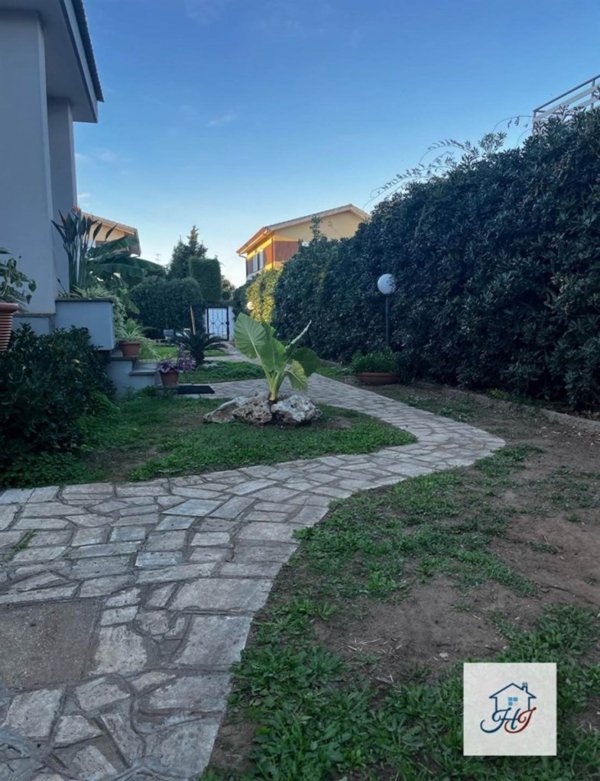 casa indipendente in vendita ad Anzio in zona Mare