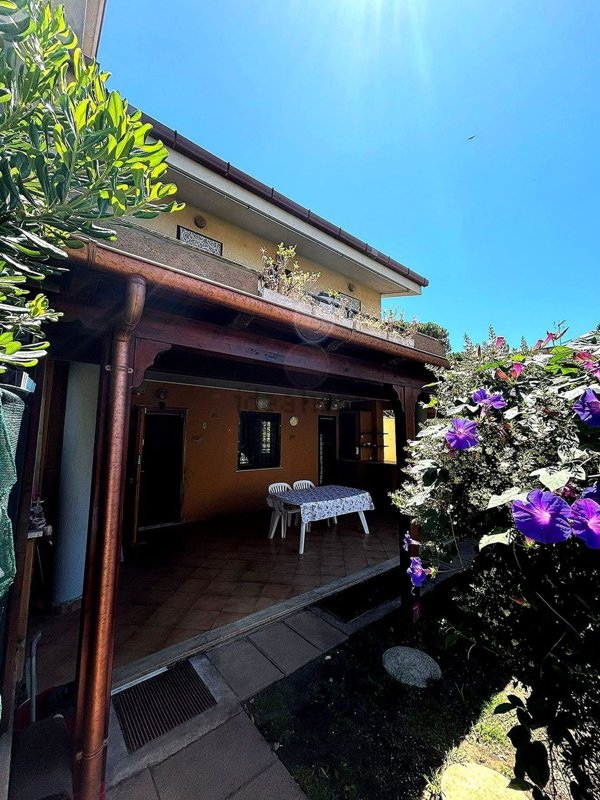 casa indipendente in vendita ad Anzio in zona Mare