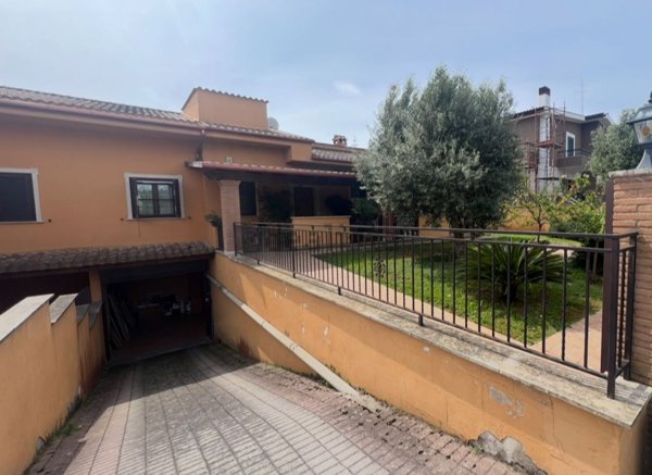 casa indipendente in vendita ad Anzio