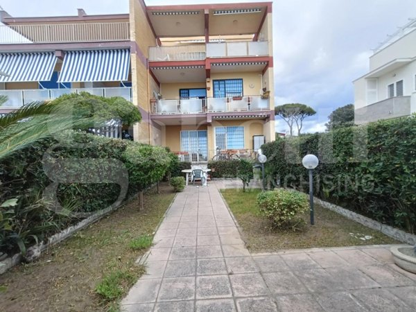 appartamento in vendita ad Anzio in zona Mare