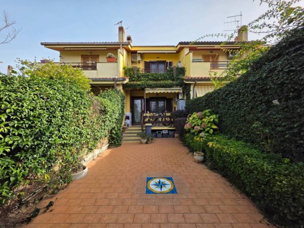 casa indipendente in vendita ad Anzio in zona Cincinnato