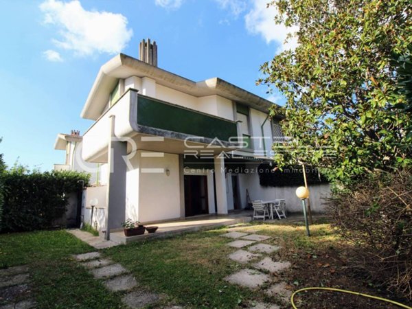 casa indipendente in vendita ad Anzio in zona Mare