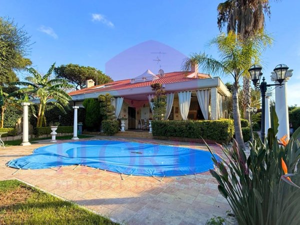 casa indipendente in vendita ad Anzio in zona Lido dei Pini