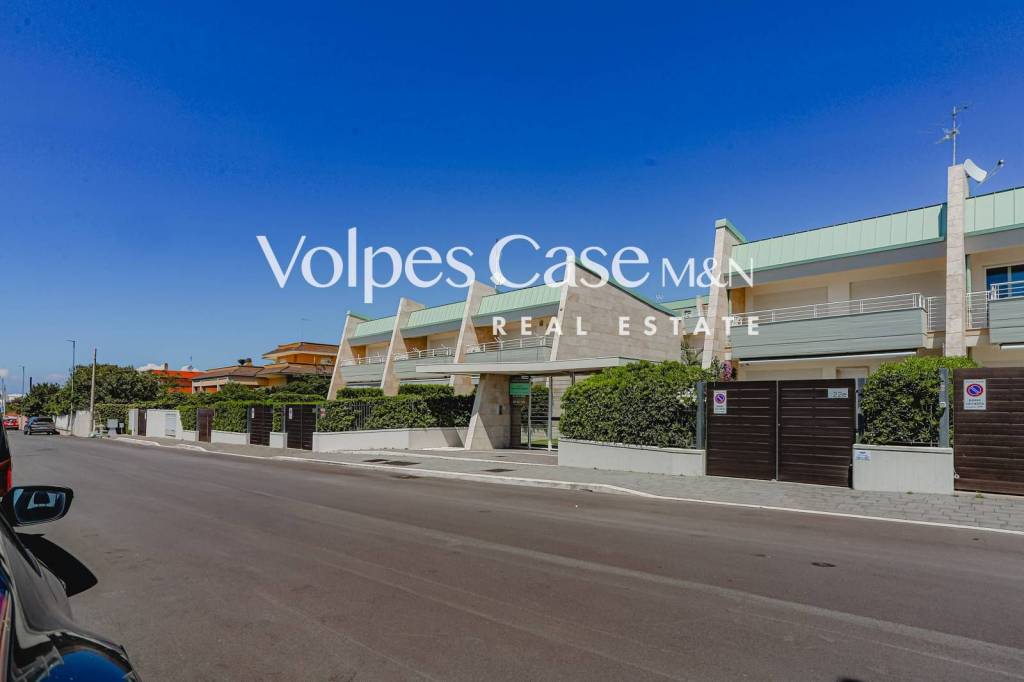 appartamento in vendita ad Anzio in zona Mare