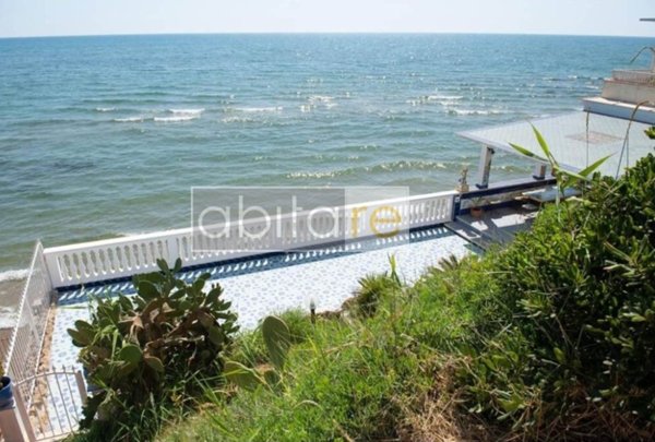 appartamento in vendita ad Anzio in zona Mare