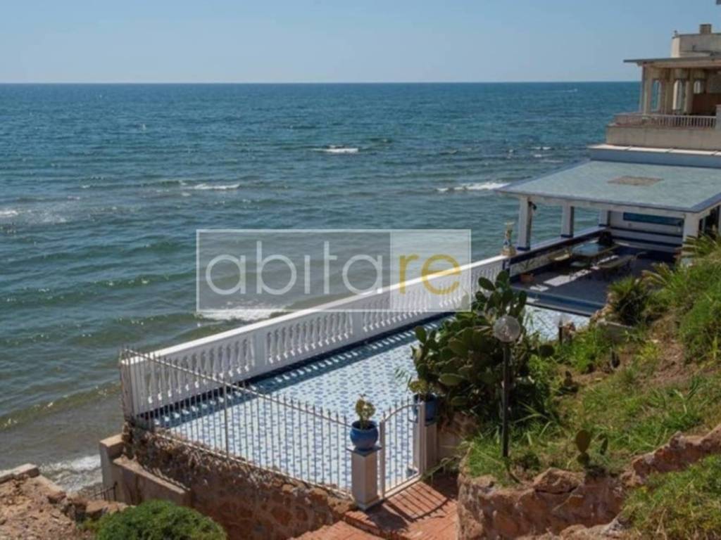 appartamento in vendita ad Anzio in zona Villa Claudia