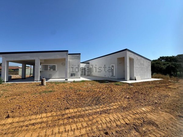 casa indipendente in vendita ad Anzio in zona Villa Claudia