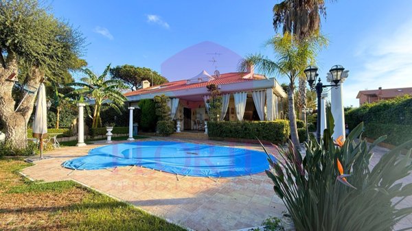 casa indipendente in vendita ad Anzio in zona Mare