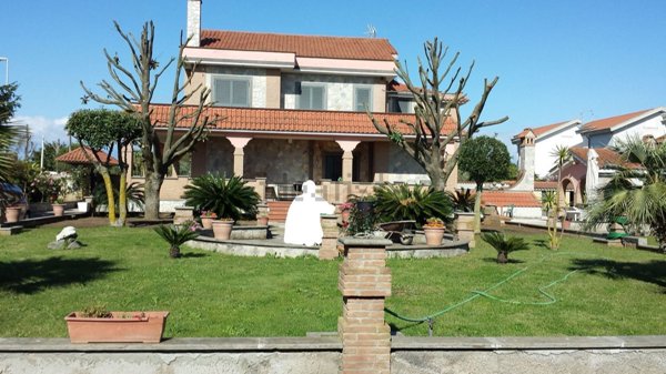 casa indipendente in vendita ad Anzio