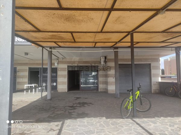 locale commerciale in vendita ad Anzio in zona Stazione