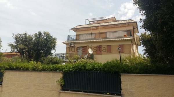 appartamento in vendita ad Anzio in zona Mare