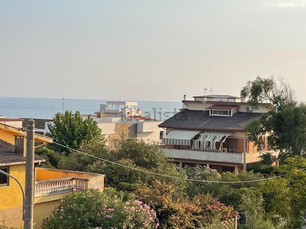 appartamento in vendita ad Anzio in zona Lido delle Sirene