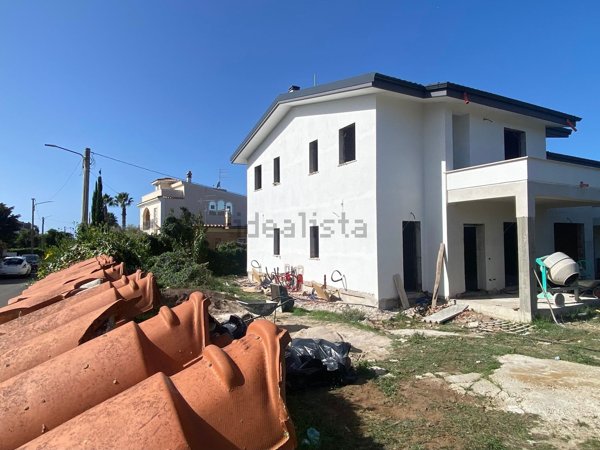 casa indipendente in vendita ad Anzio