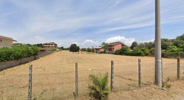 terreno edificabile in vendita ad Anzio