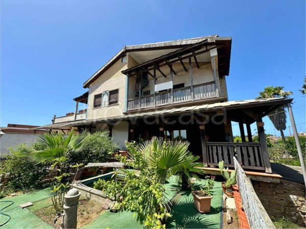 casa indipendente in vendita ad Anzio in zona Stazione