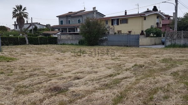 terreno edificabile in vendita ad Anzio in zona Mare